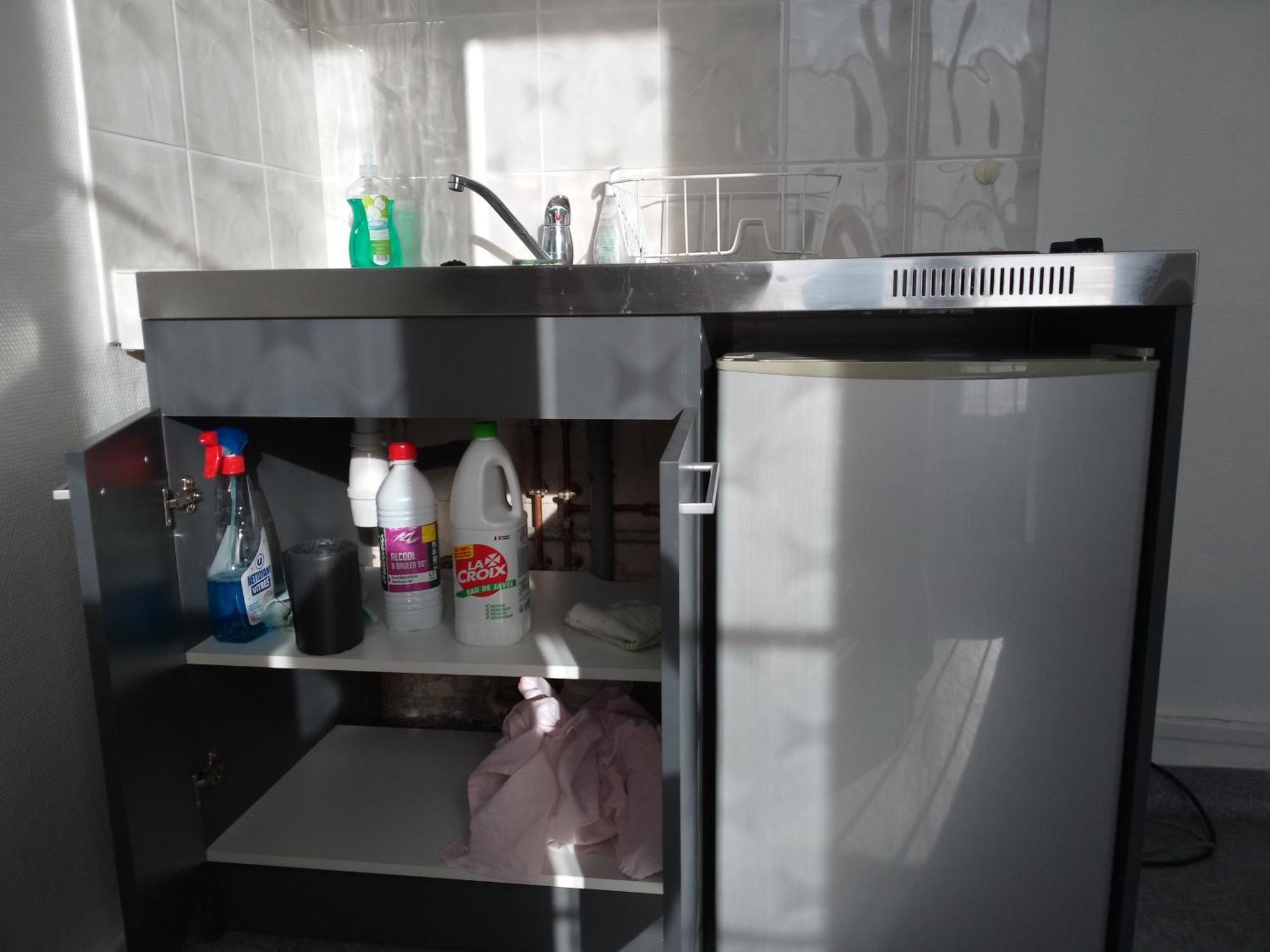 Apartment Perret 105 Rue Victor Hugo, Plein Centre, Parking Prive Arrivee Autonome *