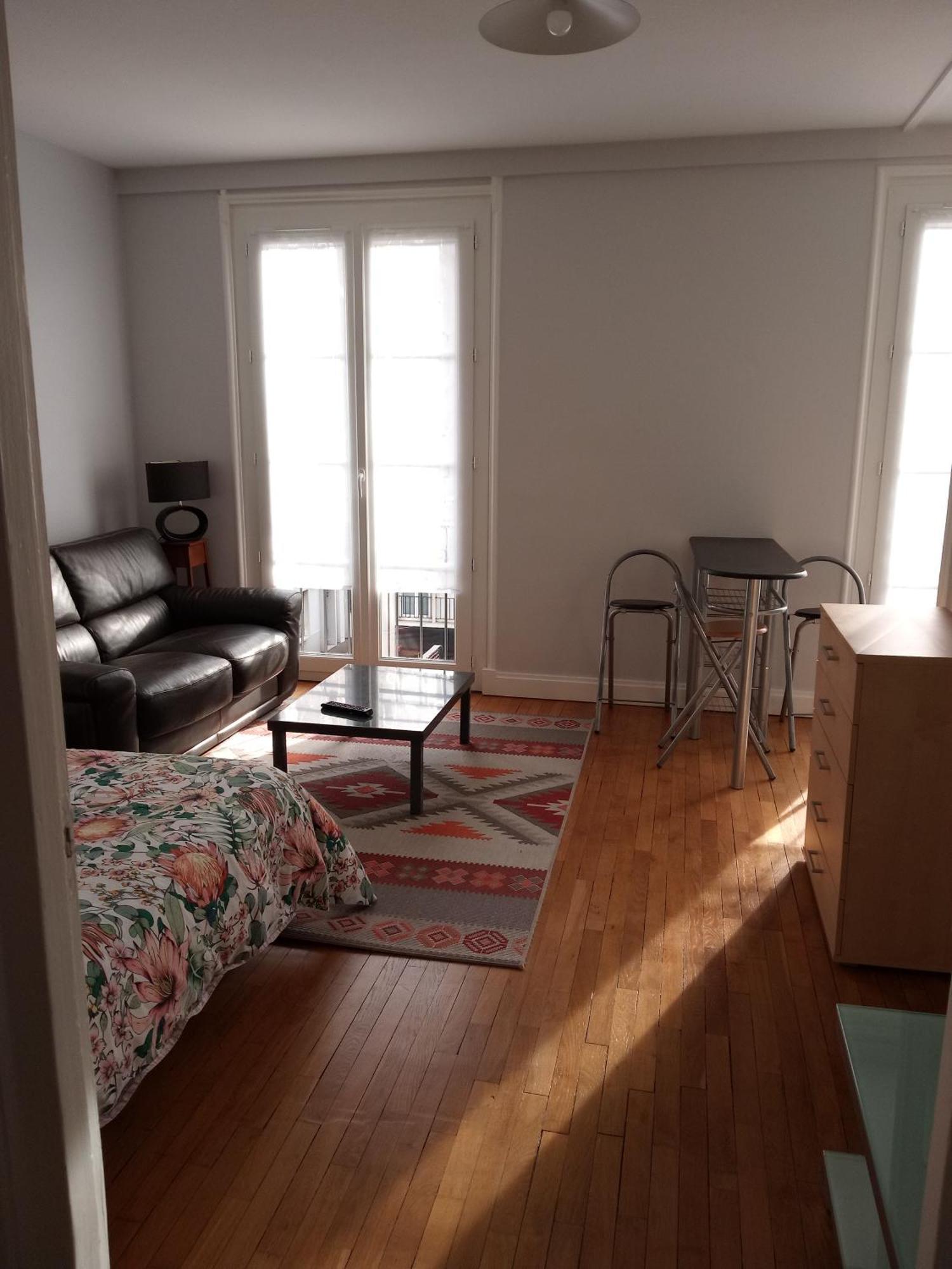 Perret 105 Rue Victor Hugo, Plein Centre, Parking Prive Arrivee Autonome Le Havre
