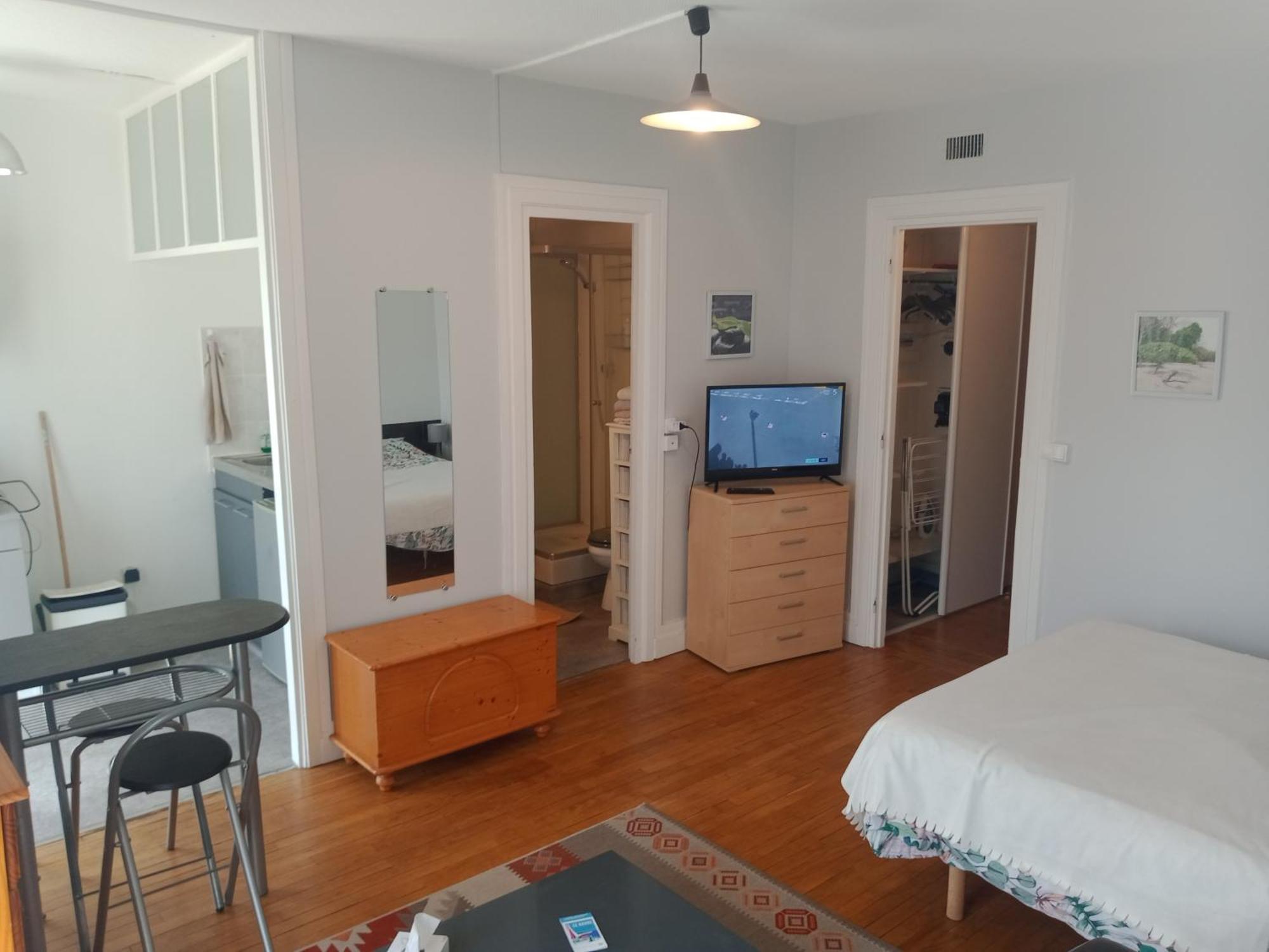 Apartment Perret 105 Rue Victor Hugo, Plein Centre, Parking Prive Arrivee Autonome Le Havre